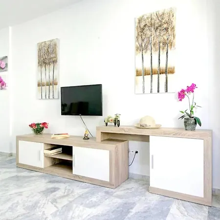 Charming In With Shared Pool Fuengirola