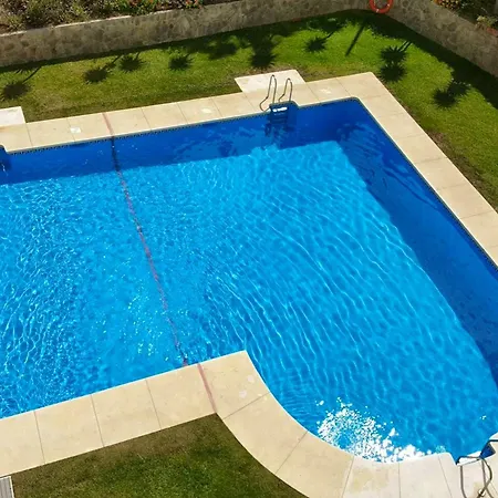 Charming In With Shared Pool Appartement