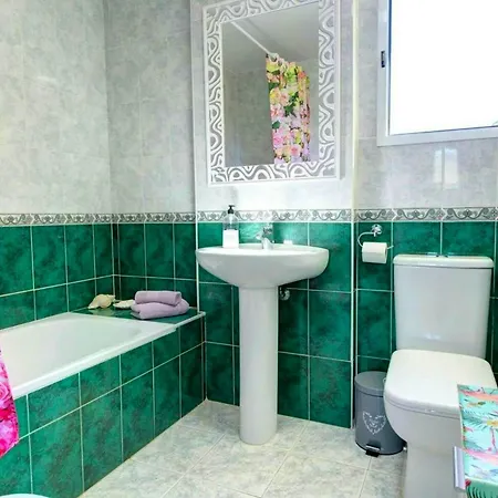 Charming In With Shared Pool Fuengirola