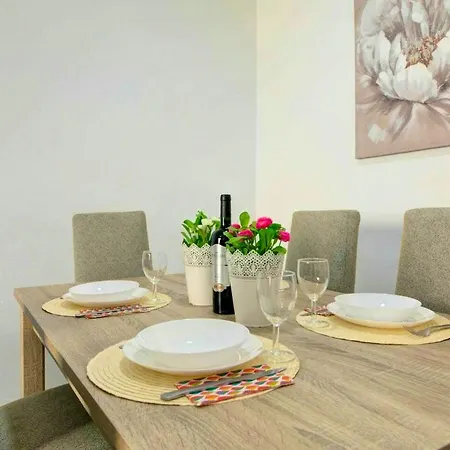 Charming In With Shared Pool Appartement